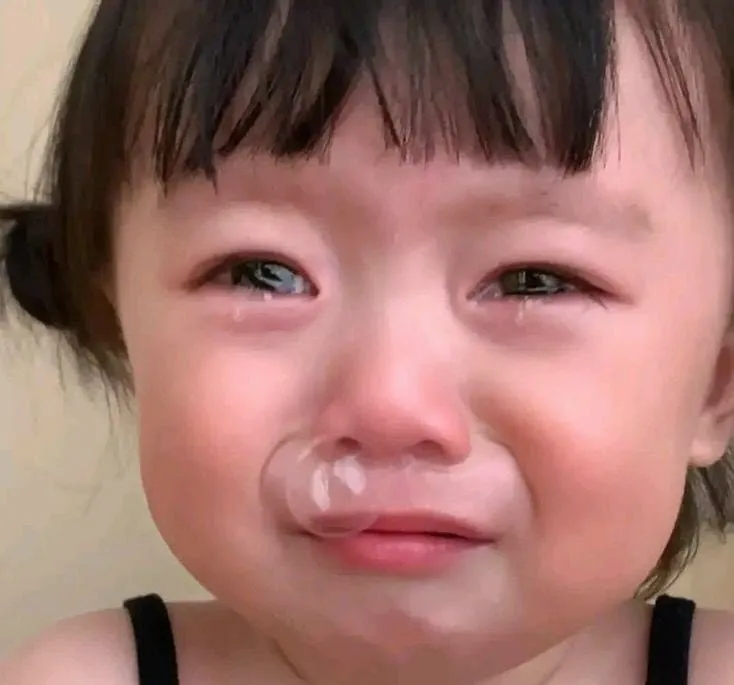 Tải ngay meme em bé cute hài hước để thêm vui mỗi ngày!