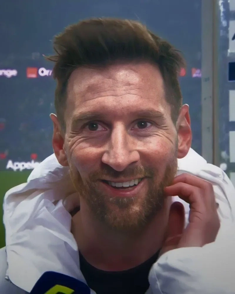 Lionel Messi meme hài hước, cực kỳ viral.