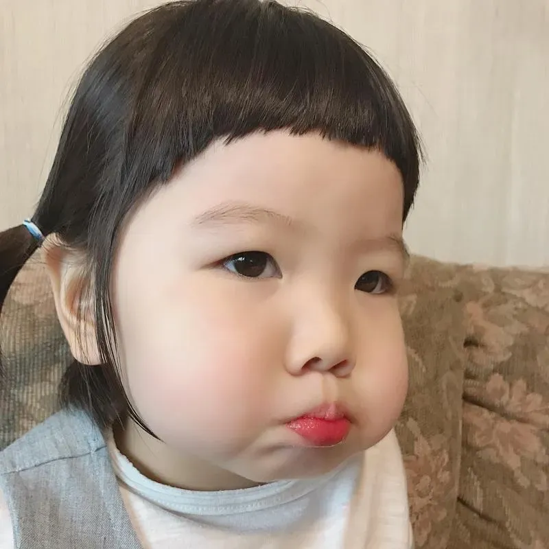 Thêm phần ngọt ngào với avatar đôi em bé cute đầy cảm xúc