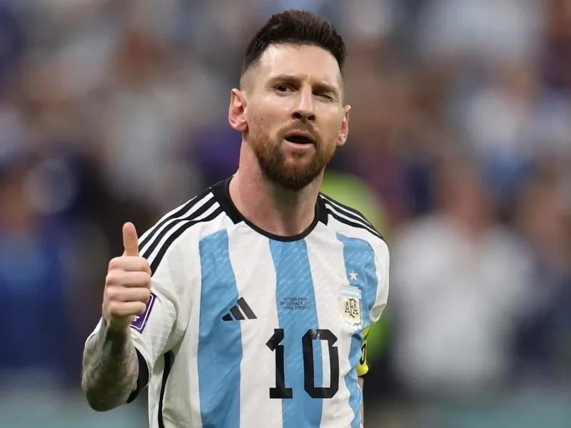 Meme Messi khóc khiến fan vừa buồn vừa hài hước.