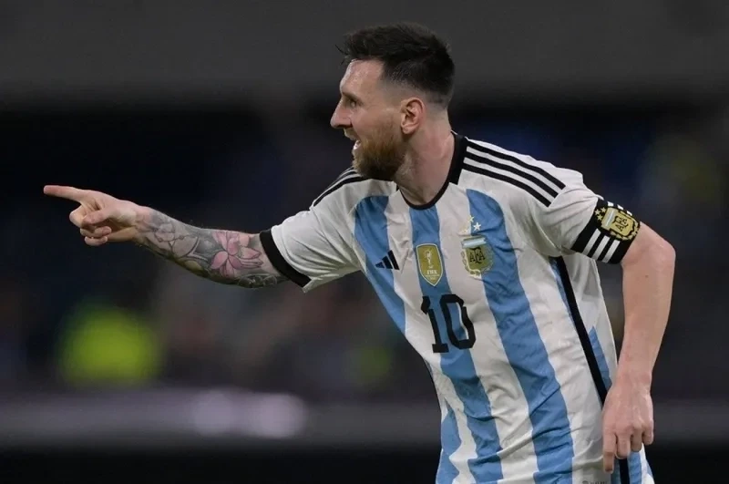 Messi Chiquito meme, biểu tượng hài trong bóng đá.