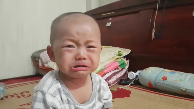 Meme crying girl là khoảnh khắc xúc động và đầy cảm xúc mà ai cũng có thể cảm nhận được.