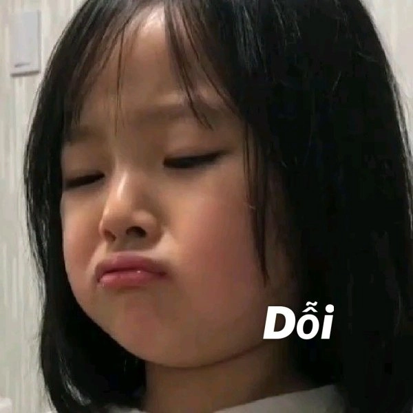 Khóc meme em bé cute hài hước, đem lại sự giải trí cao.