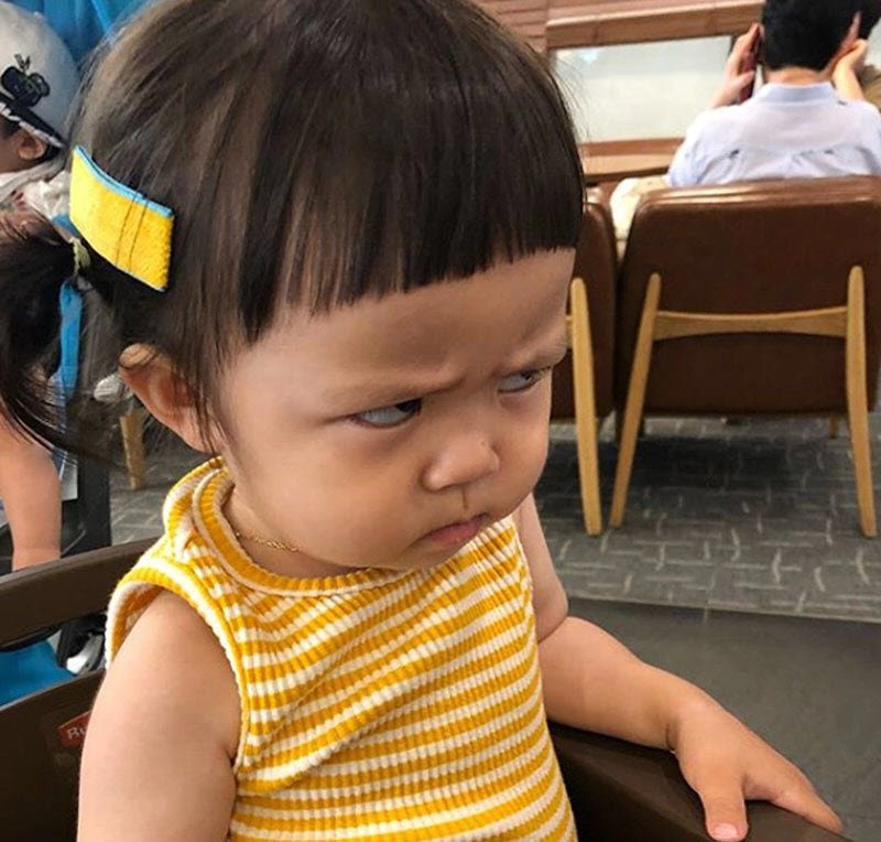 Meme cute em bé cực kỳ đáng yêu, tạo ấn tượng ngay từ đầu.