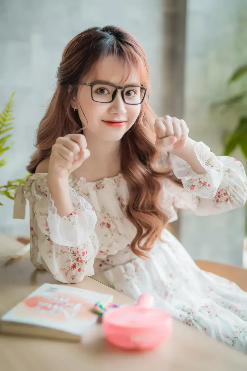 Thể hiện nét dễ thương của gái xinh cute qua những khoảnh khắc tự nhiên