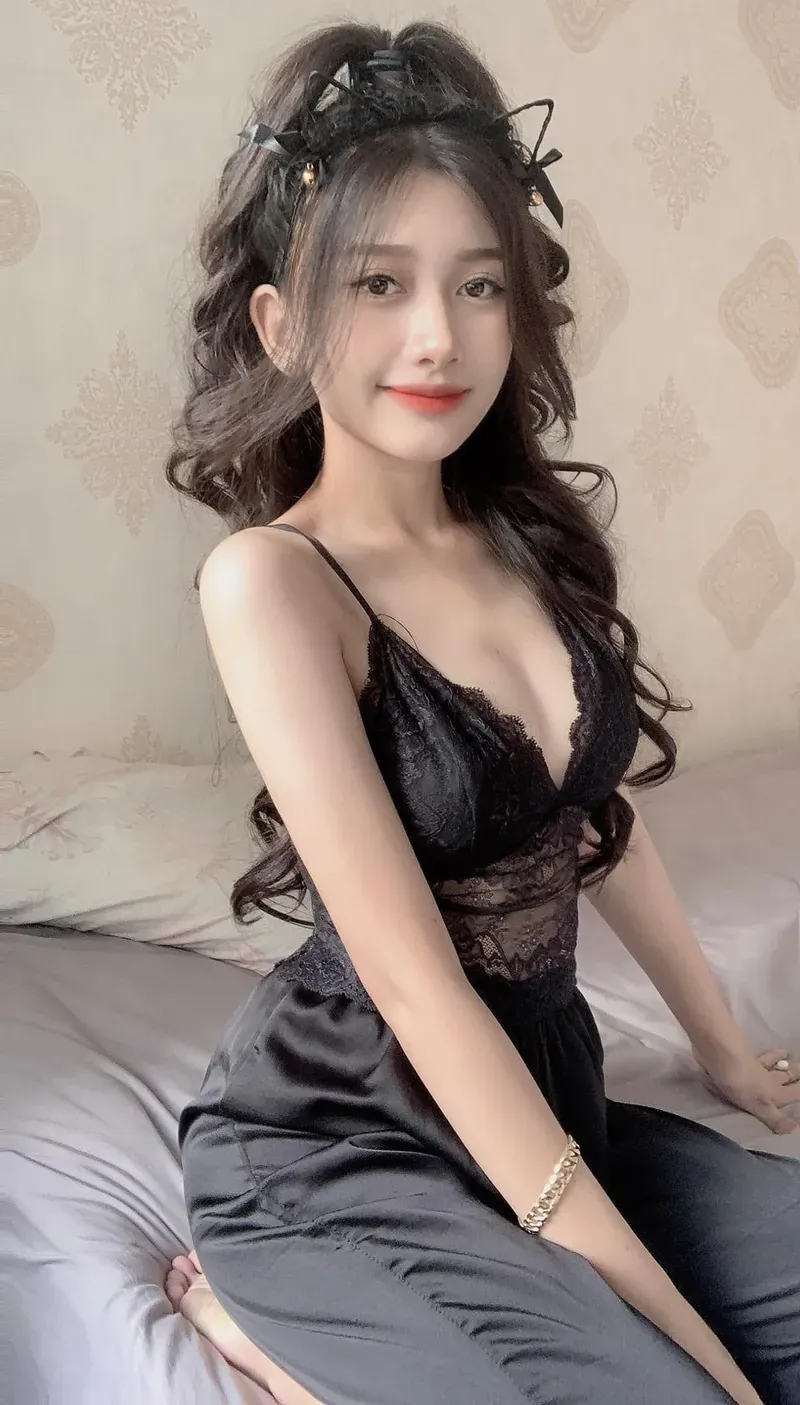 Gái xinh sexy với thần thái quyến rũ đầy hút mắt và đầy mạnh mẽ