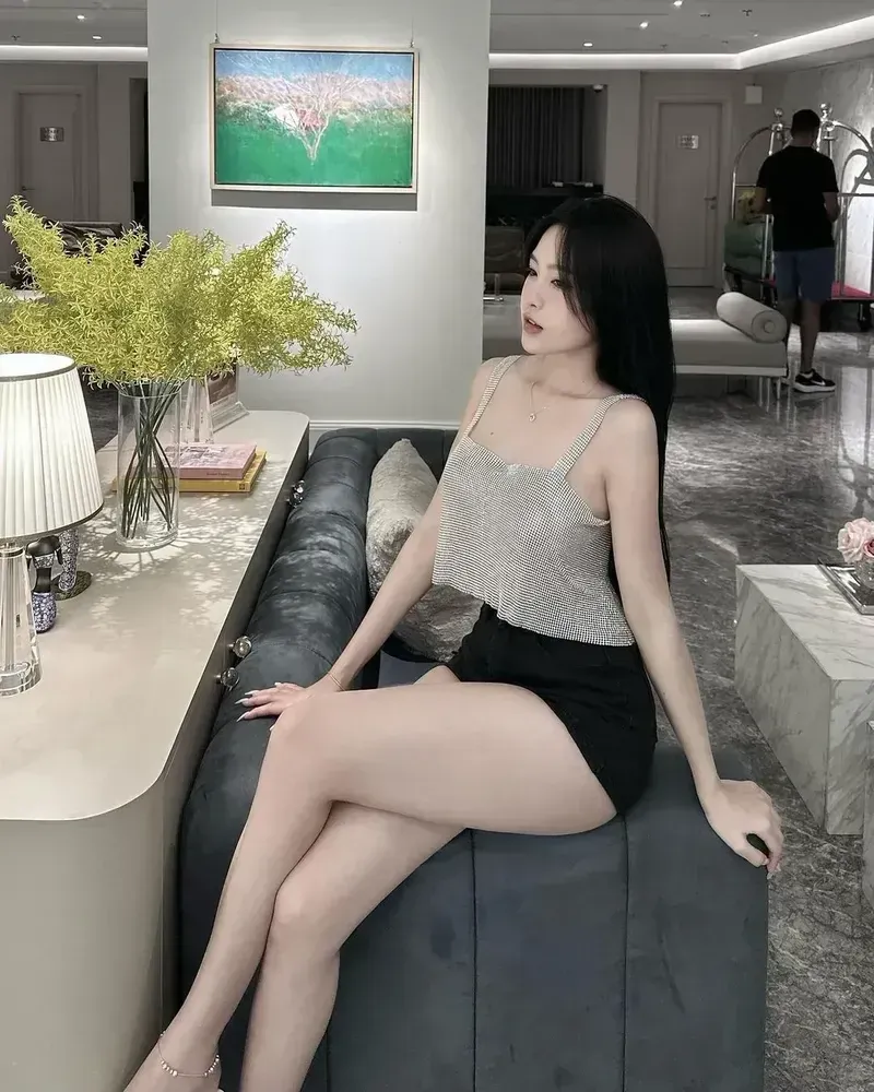 Gái tiktok show hàng tạo ra những video đầy thu hút, gây bão trên mạng.