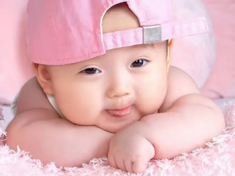 Cặp avatar đôi em bé cute, hoàn hảo để chia sẻ cùng bạn thân