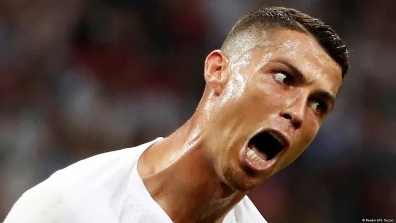 Meme Ronaldo với các template cực hài hước và đáng yêu.