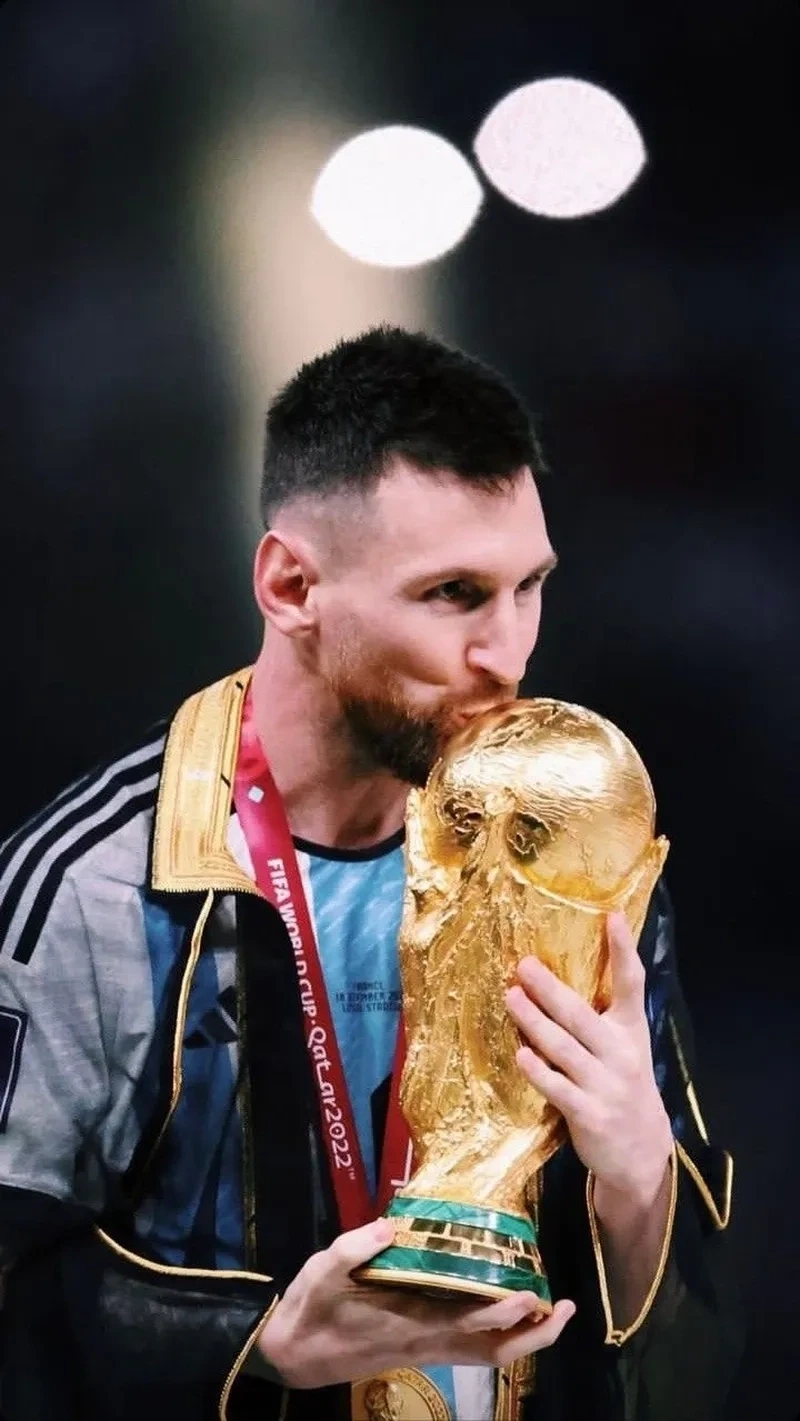 Meme Messi bà ngoại, hài hước đầy bất ngờ.