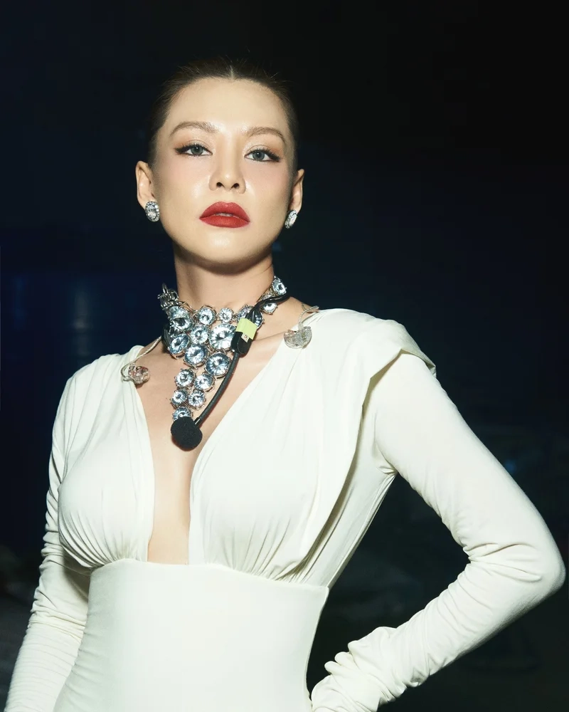 Ai là Chị đẹp Bùi Lan Hương là ai khiến mọi người mê mẩn