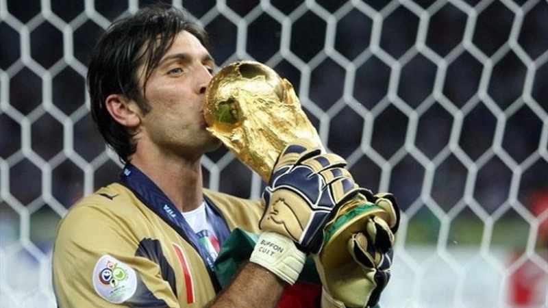 Gianluigi Buffon đã trở thành biểu tượng vĩ đại của bóng đá Ý sau giải đấu