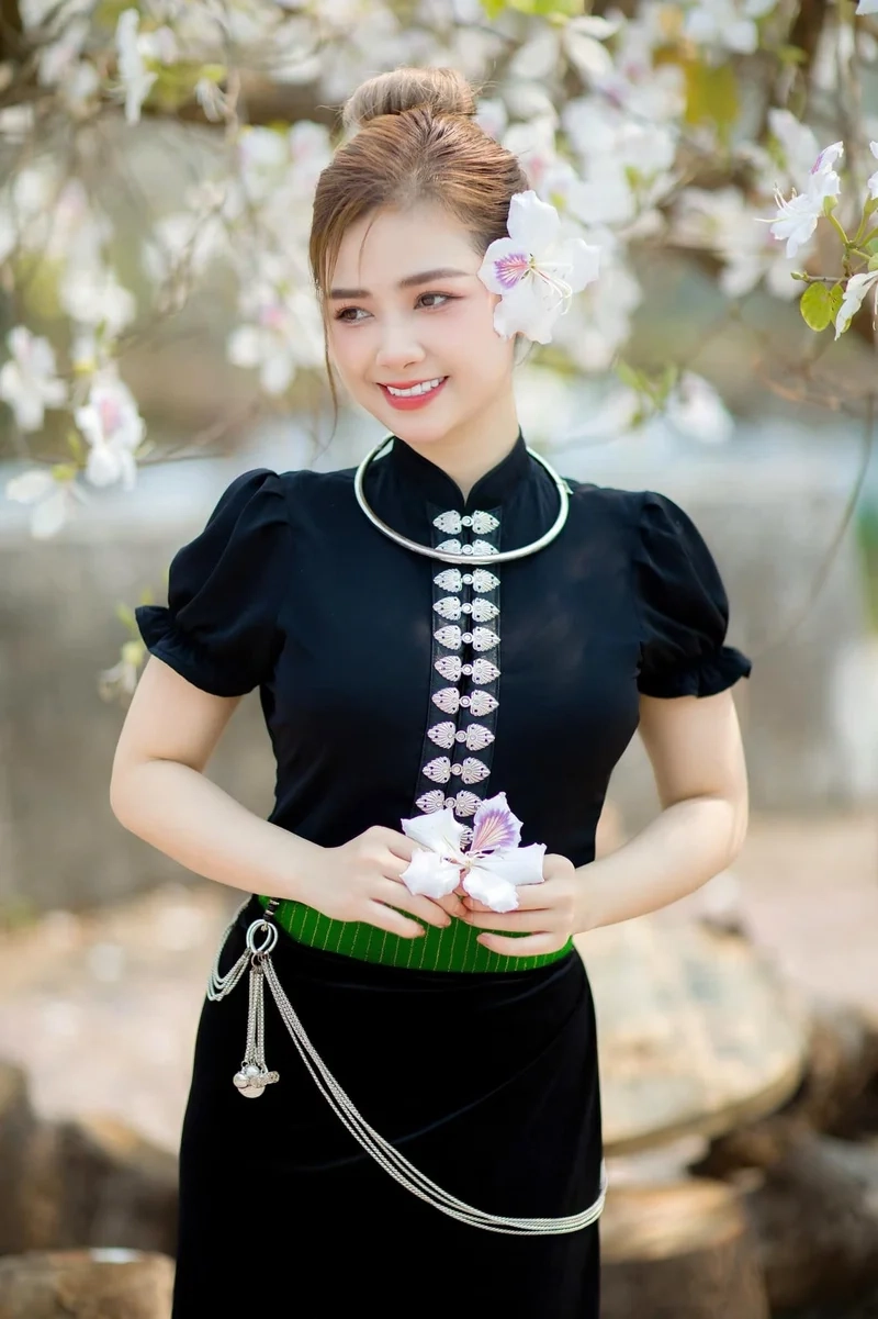 Khám phá tiểu sử Dương Hoàng Yến đầy cảm hứng