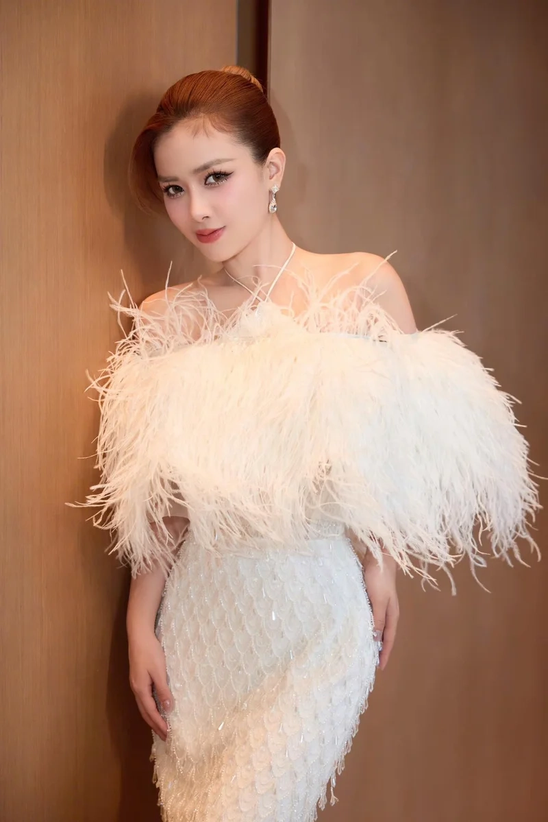 Đắm chìm trong âm nhạc với Cầu Vồng Lấp Lánh Dương Hoàng Yến