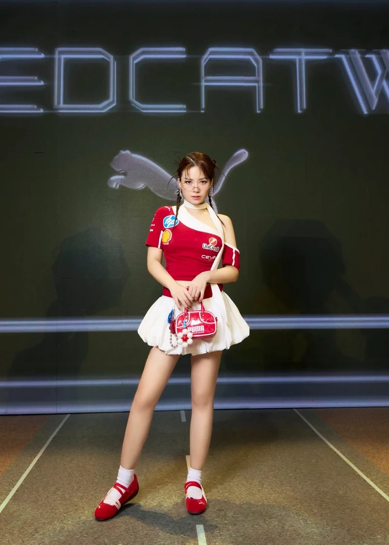 Thưởng thức nhạc trữ tình qua Dương Hoàng Yến Chiếc Khăn Piêu