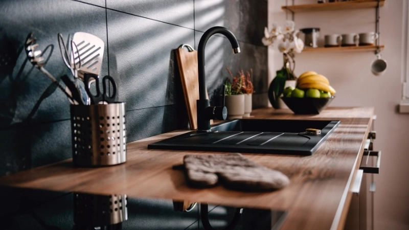 Lời khuyên khi hóa giải bếp cạnh bồn rửa