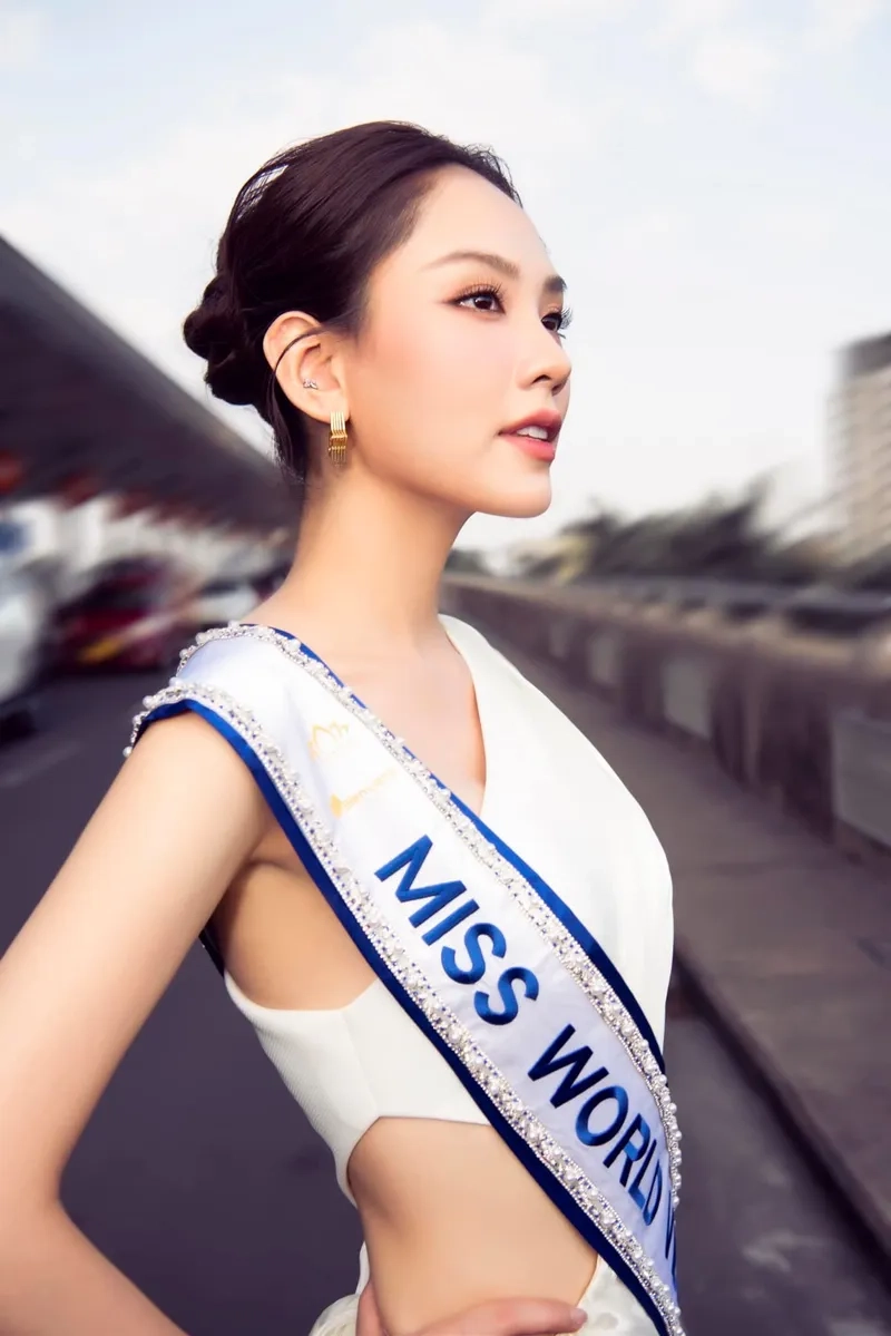 Huỳnh Nguyễn Mai Phương khoe vẻ đẹp kiêu sa trong evening gown