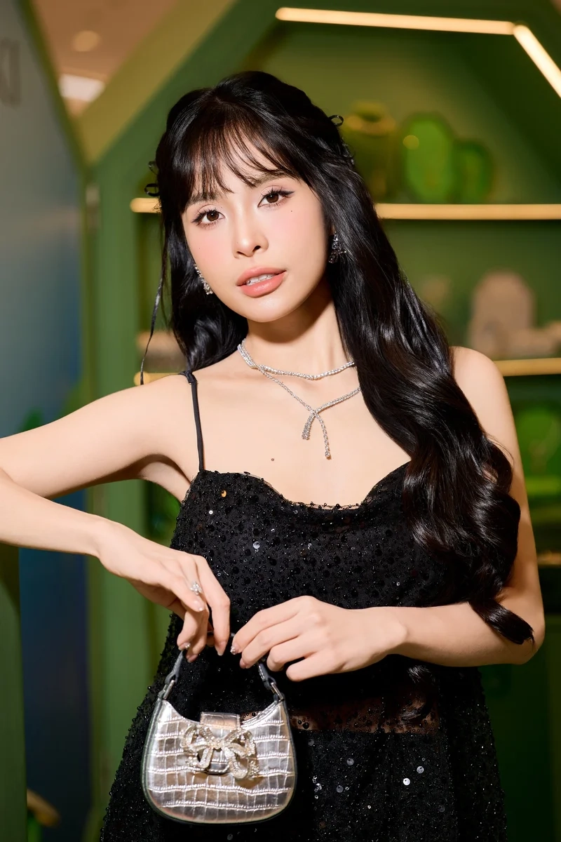 Đắm chìm với màn trình diễn của Kiều Anh hát ca trù