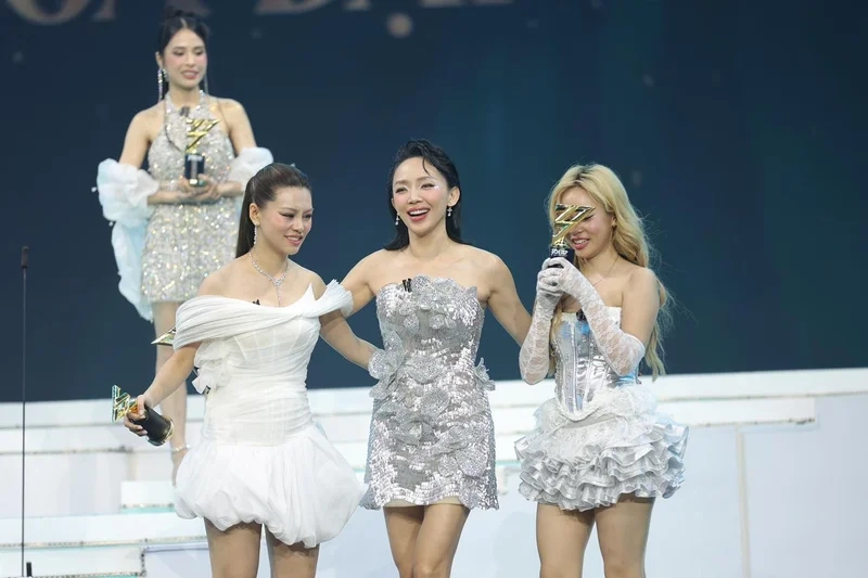 Phong cách mới của Misthy Tóc Tiên khiến fan mê mẩn