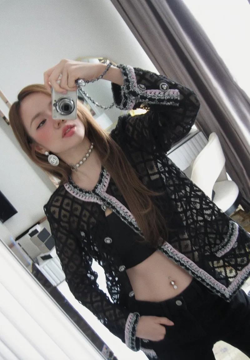 Nghe ngay playlist của Phương Ly Official để thư giãn