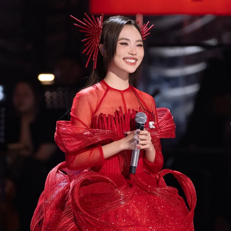 Cập nhật phong cách mới nhất của Phương Mỹ Chi mới nhất