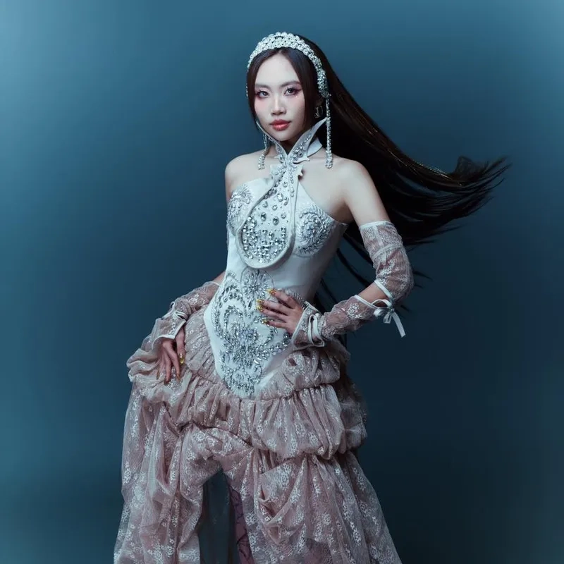 Thưởng thức bài hát hào hùng nam quốc sơn hà Phương Mỹ Chi