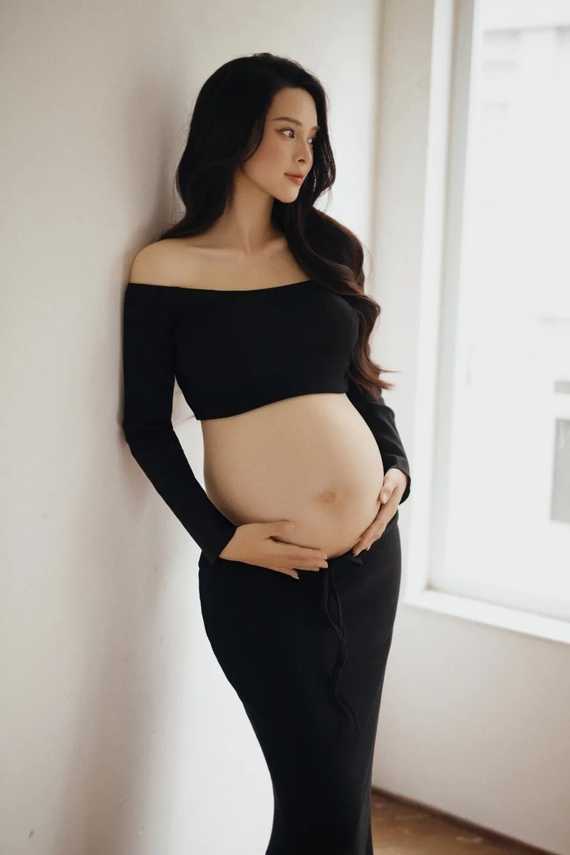 Thưởng thức phim hot với sự góp mặt của Quỳnh Lương chị chị em em