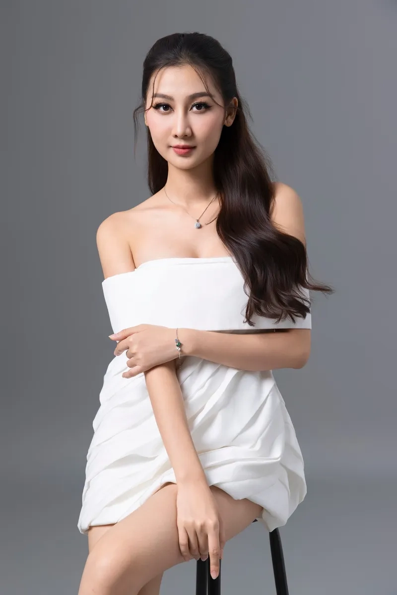 Xem ngay Võ Lê Quế Anh profile đầy đủ và hấp dẫn