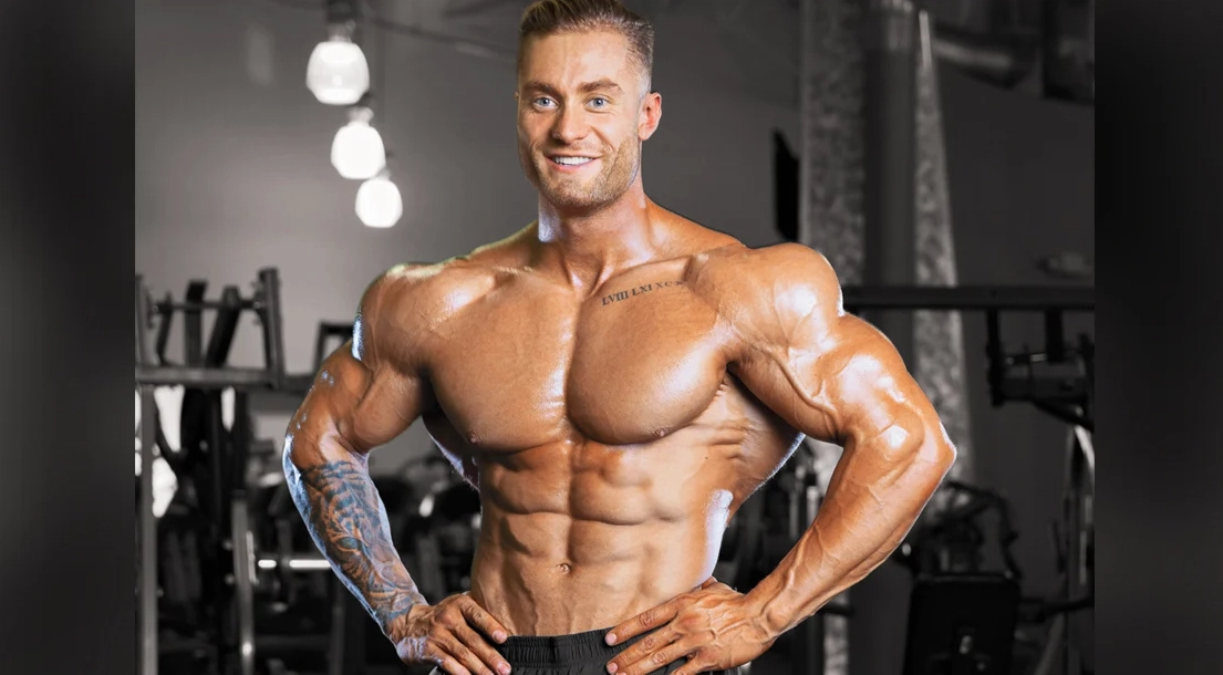 Chris Bumstead trên sân khấu Mr Olympia