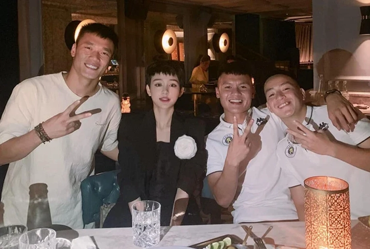 Nguyễn Quang Hải và bạn gái