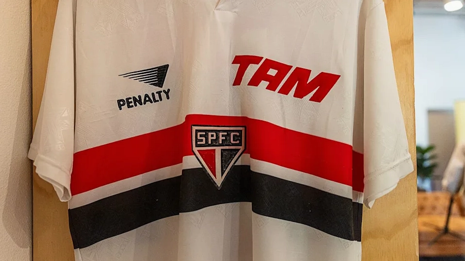 Chiếc áo đấu Sao Paulo của Cafu