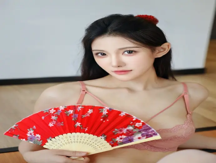 Xem nữ sinh Việt Nam khoe hàng với làn da non tơ đốt cháy