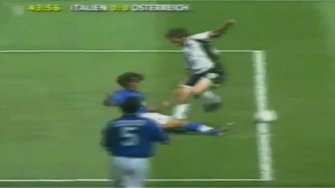 Maldini thi đấu tại c&aacute;c kỳ World Cup v&agrave; Euro