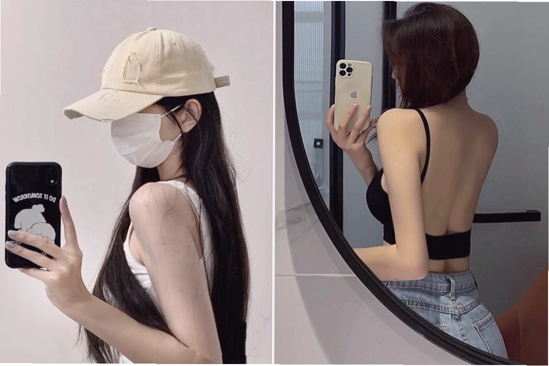 Ảnh chụp trước gương trong nhà tắm đầy táo bạo và quyến rũ