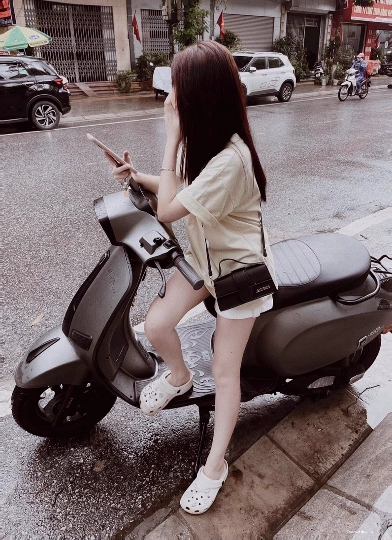Ảnh gái xinh cute với biểu cảm nhí nhảnh