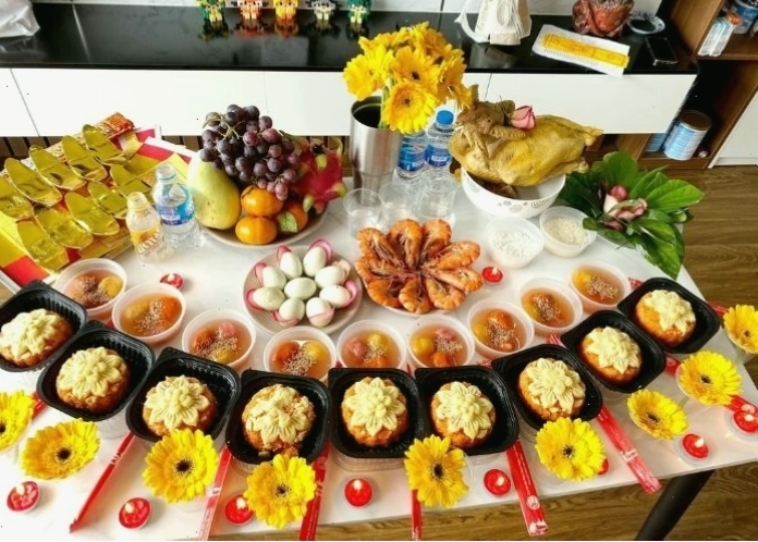 Bàn thờ cúng đầy tháng cho bé gái tại nhà