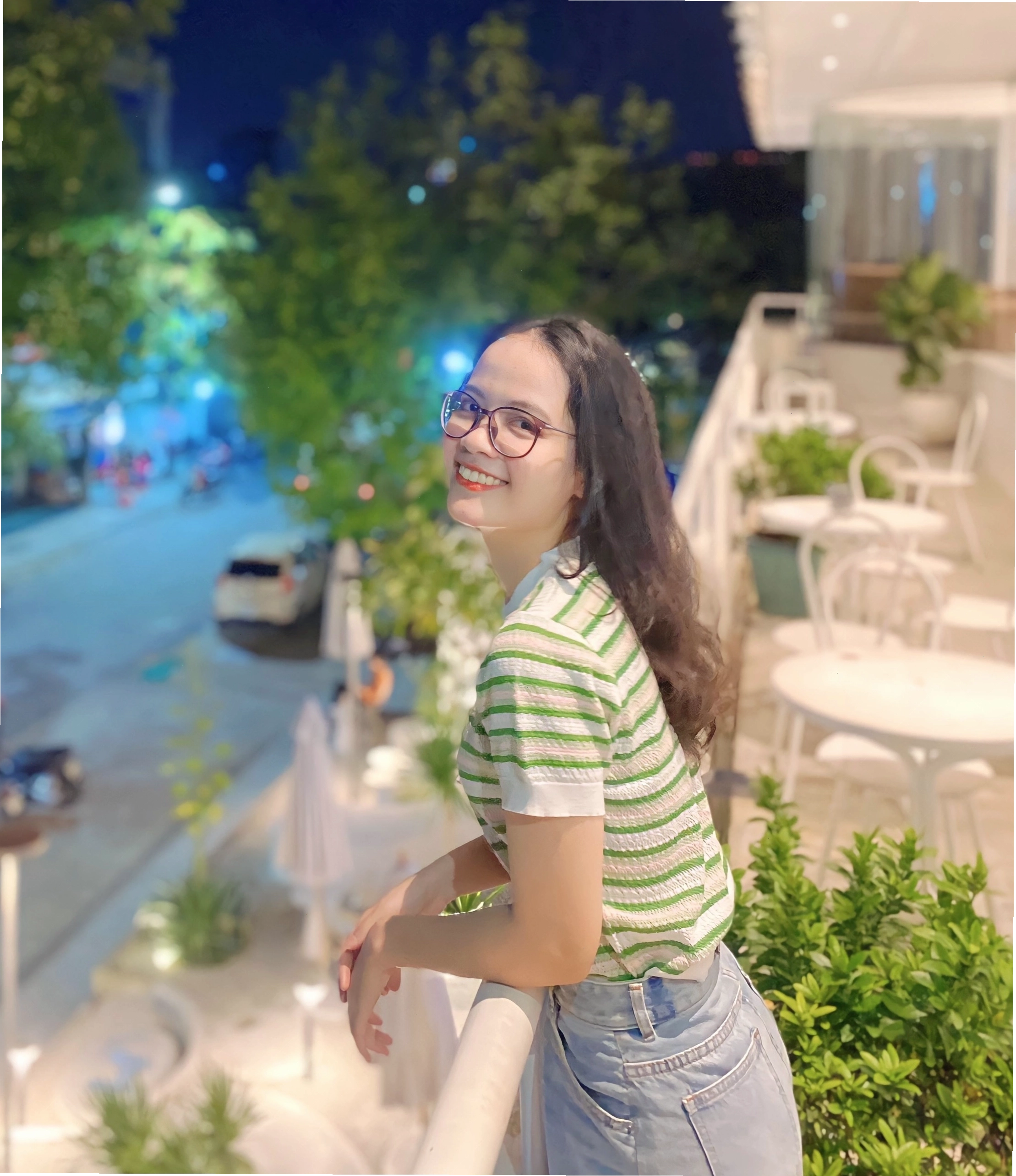 Cây Ngân Hậu với lá bạc đẹp mắt, thu hút tài lộc