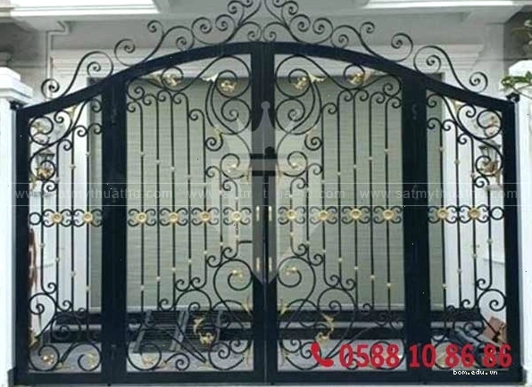Cổng sắt 4 cánh sơn tĩnh điện bền đẹp