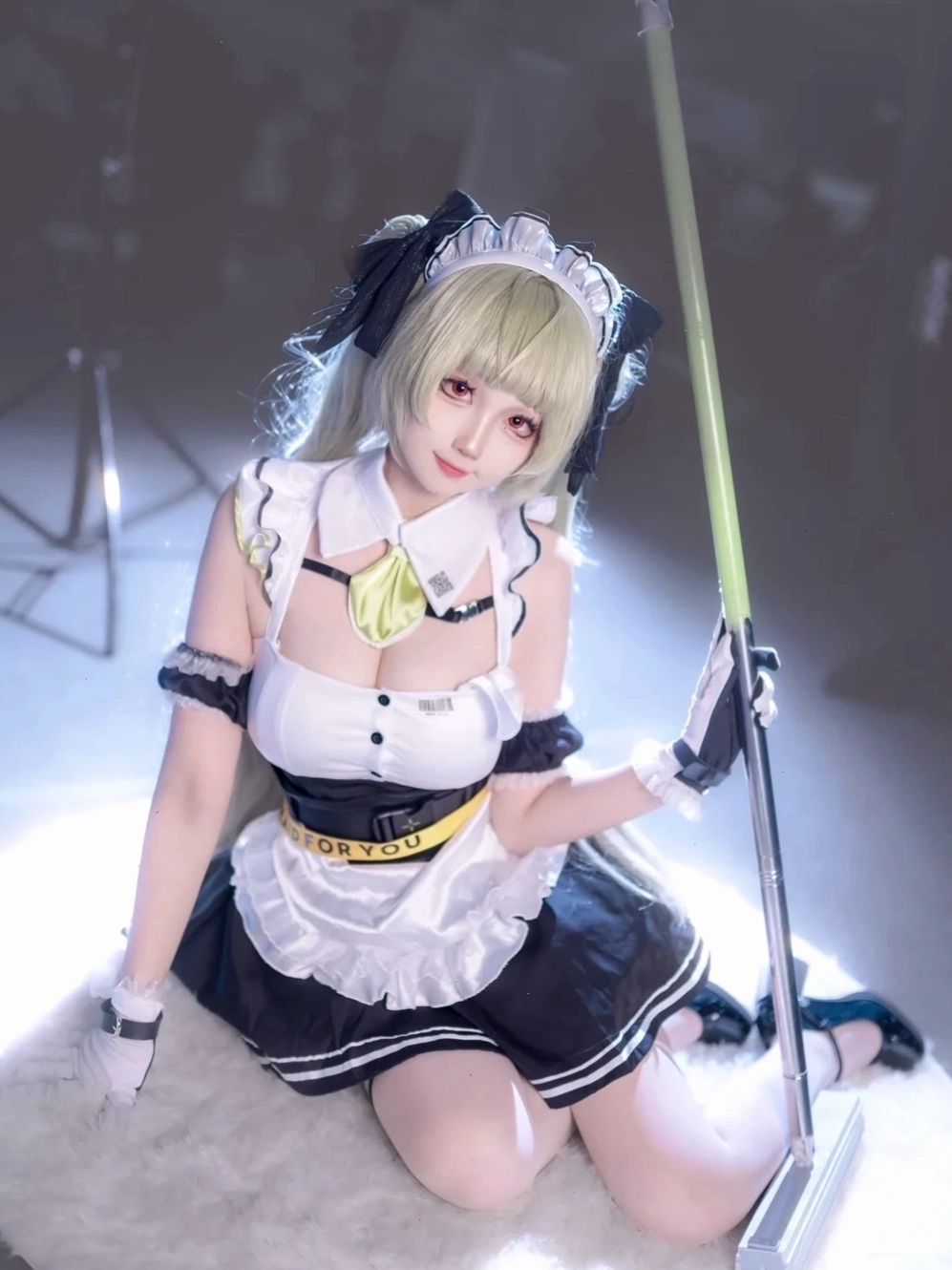 Cosplay cô hầu gái anime với phong cách dễ thương