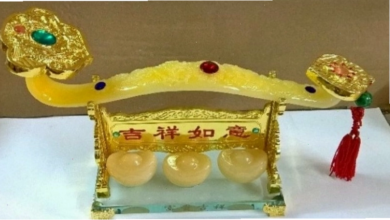 Gậy Như Ý với hình dáng đặc trưng giống mây hoặc nấm linh chi