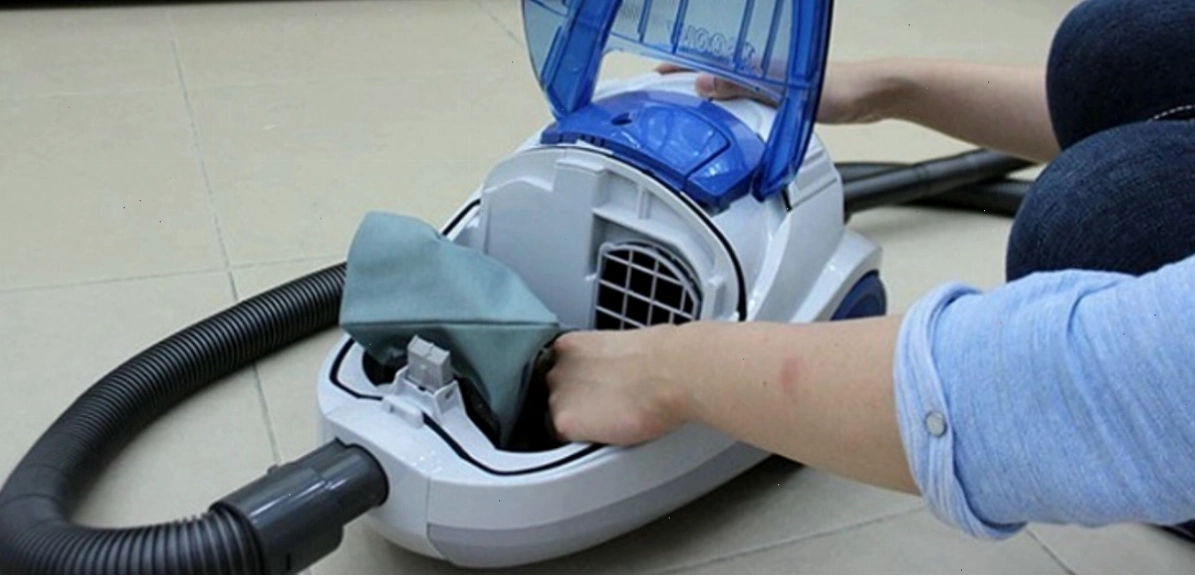 Hướng dẫn các bước vệ sinh máy hút bụi tại nhà hiệu quả