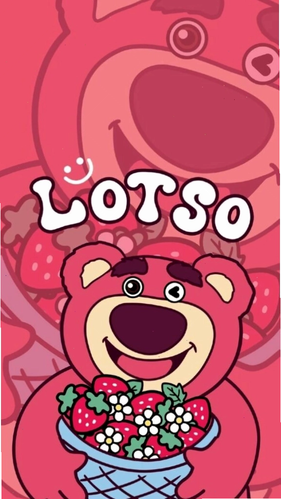 Lotso ôm hoa dâu cười tươi nhẹ nhàng