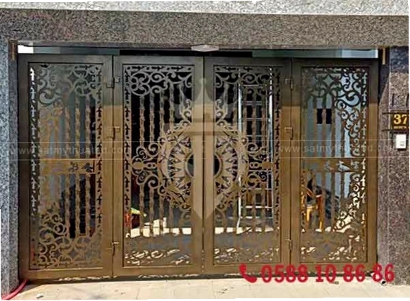 Mẫu cổng sắt 4 cánh đẹp có kích thước phù hợp