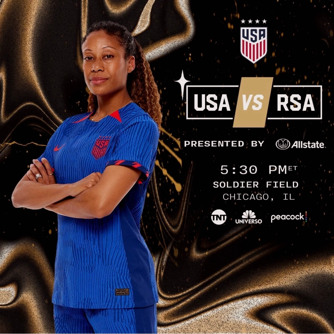 Megan Rapinoe chào khán giả