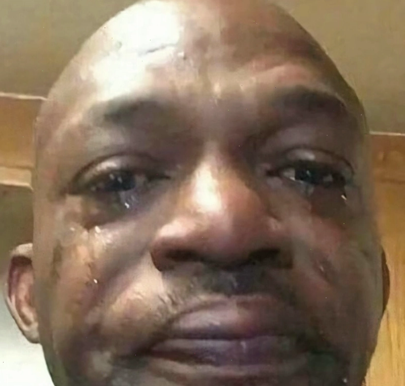 Meme khóc với nhân vật Anh Da Đen thể hiện sự hoang mang