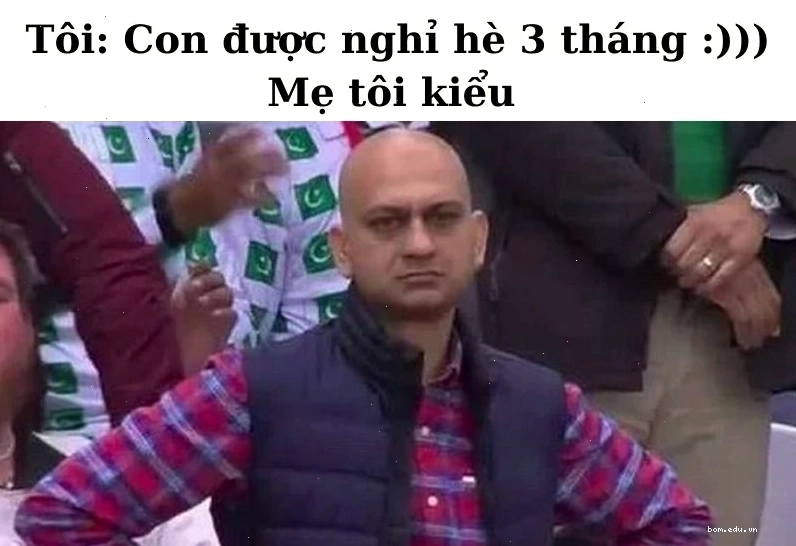 Meme ông chú chống nạnh với nét mặt suy tư