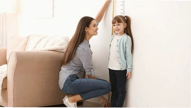 Nhiều yếu tố ảnh hưởng đến sự phát triển thể chất của trẻ, bao gồm cả chiều cao và cân nặng.