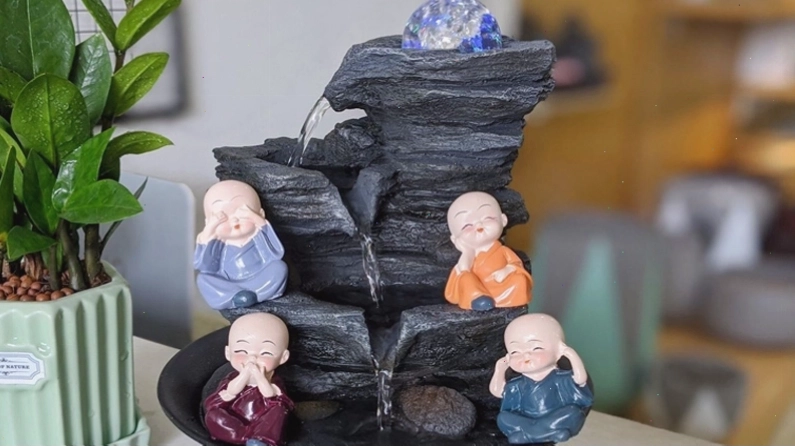 Phong thủy luân với dòng nước chảy liên tục