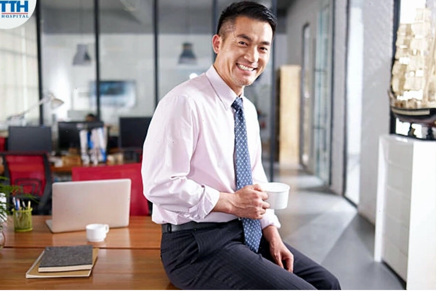 Tướng đàn ông có răng trắng sáng thể hiện sức khỏe và sự sung túc