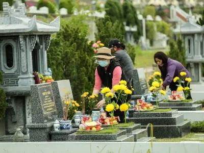 Cách đặt bát hương trên mộ chuẩn phong thủy nhất hiện nay